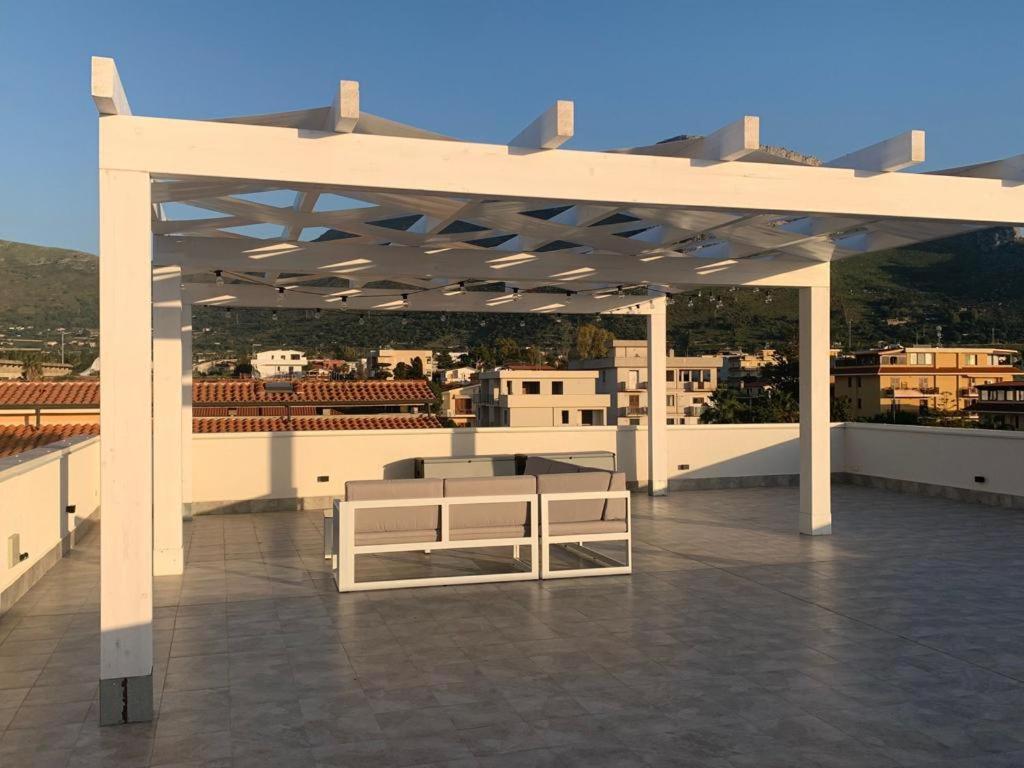 Terrace Ini